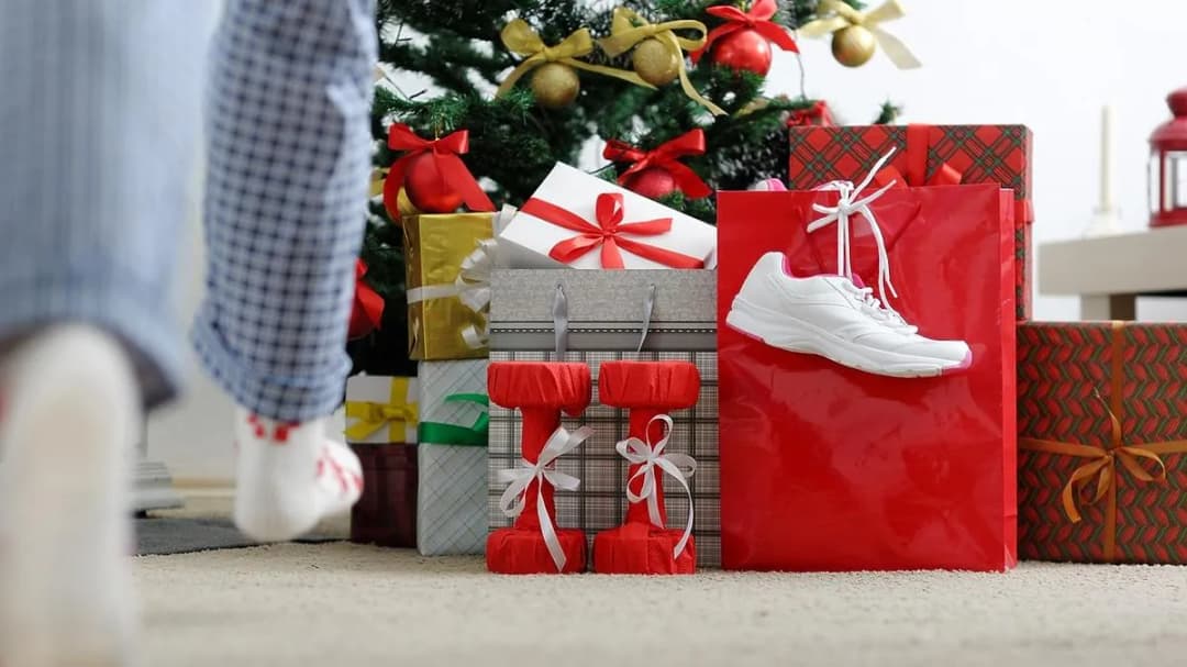 Jakie prezenty na mikołaja czy pod choinkę? Różnice i pomysły